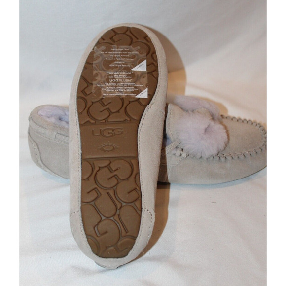 NIB UGG WOMEN'S DAKOTA SHEARLING BOW SUEDE INDOOR OUTDOOR SLIPPERS GOAT GRAY - Picture 7 of 7